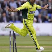TOP 10 FASTEST BOWLERS IN THE WORLD CRICKET TODAY